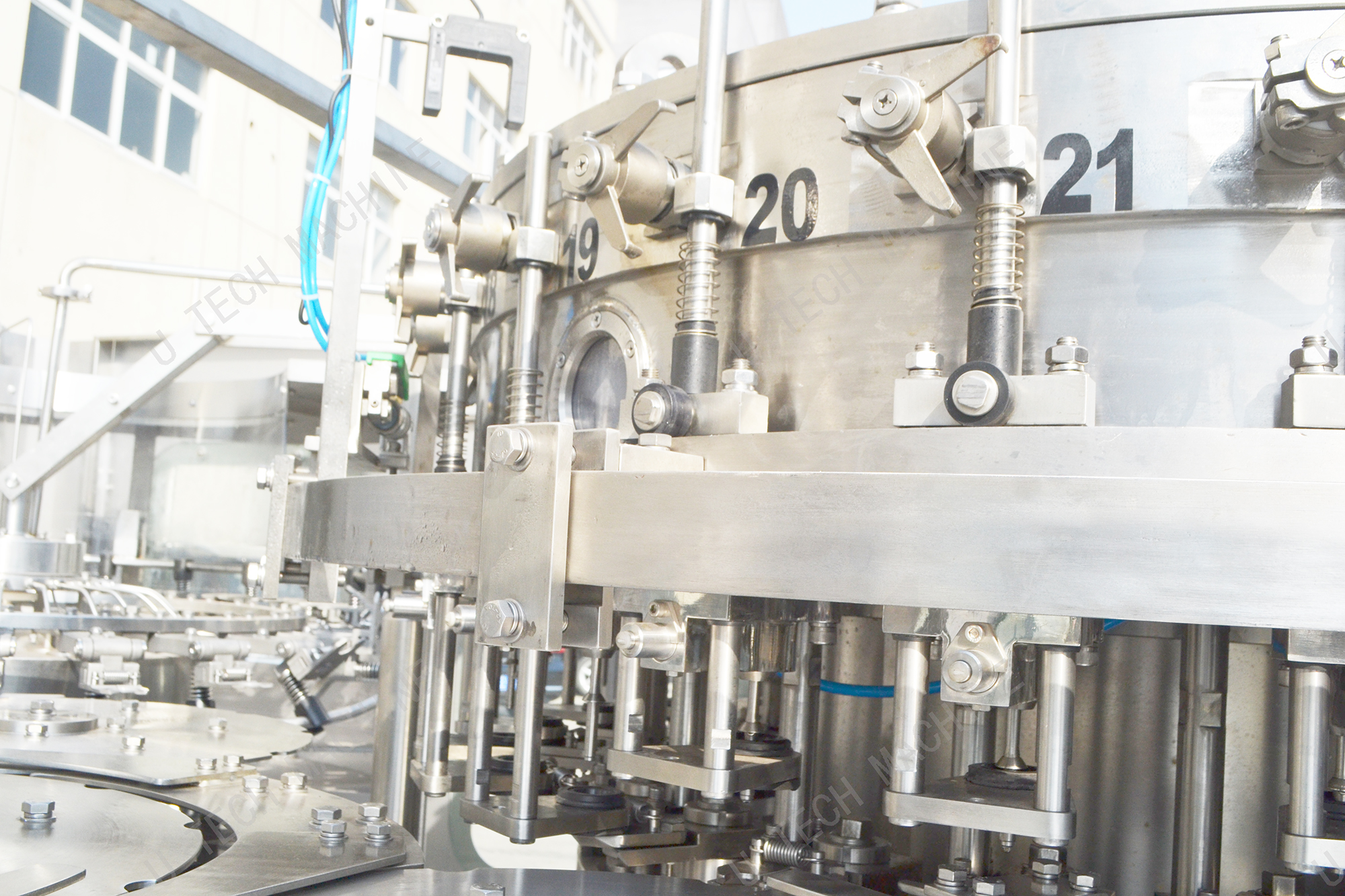 6000BPH ПЭТ-бутылка Газированные безалкогольные энергетические напитки Газированные напитки Газированная вода Разливочная машина Производственное оборудование Линия