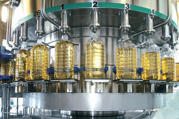 Съедобный рынок нефтяного рынка приводит к развитию машины для наполнения нефтепродуктов