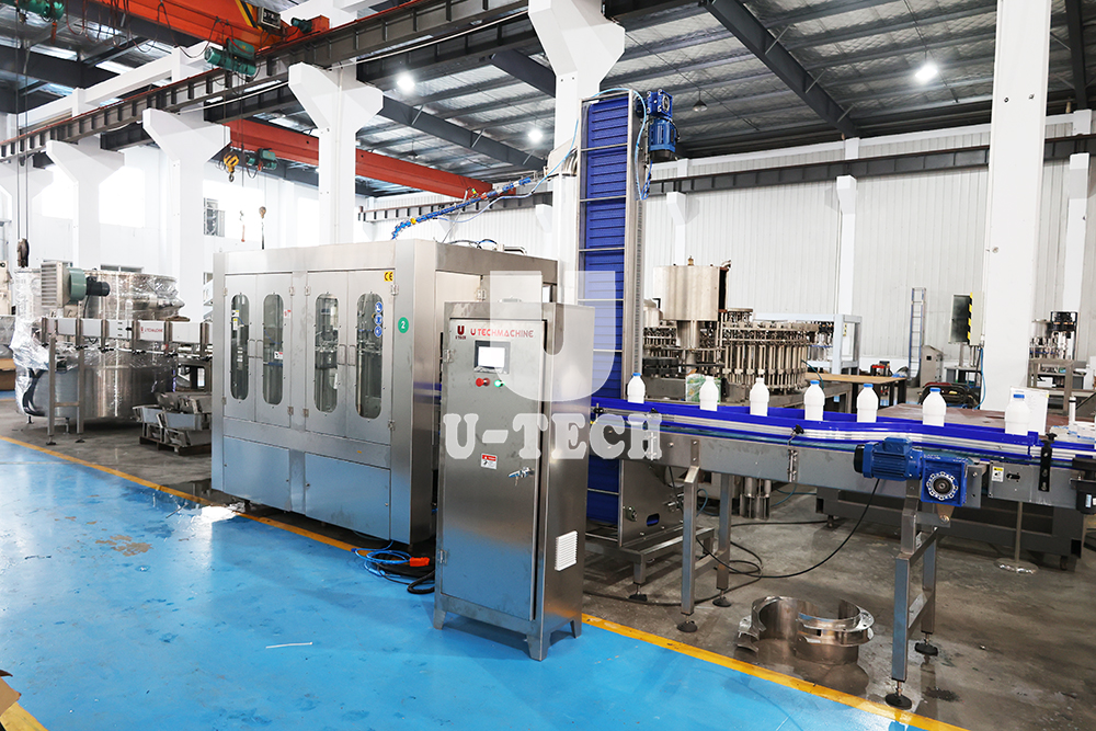 Автоматическая линия наполнения молока 2500BPH 1,5 л